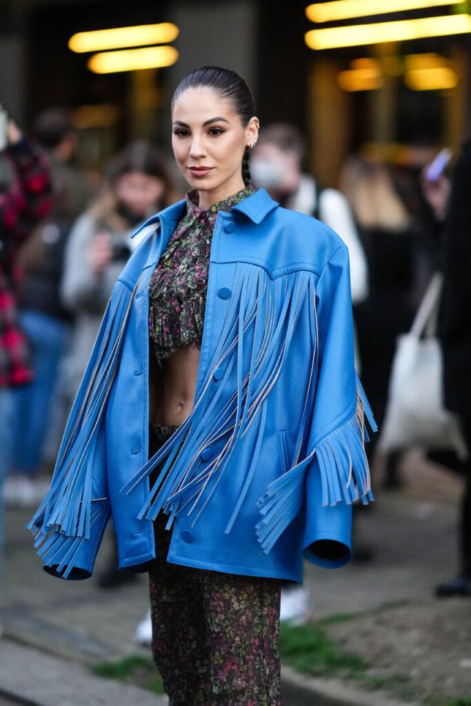 Giulia De Lellis en veste en cuir à franges – Edward Berthelot via Getty Images
