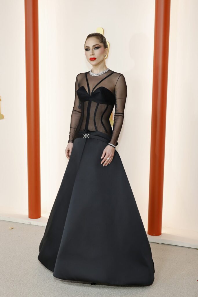 Lady Gaga dans une robe Versace