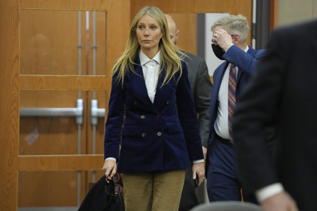 Gwyneth Paltrow portant des vêtements quiet luxury au tribunal