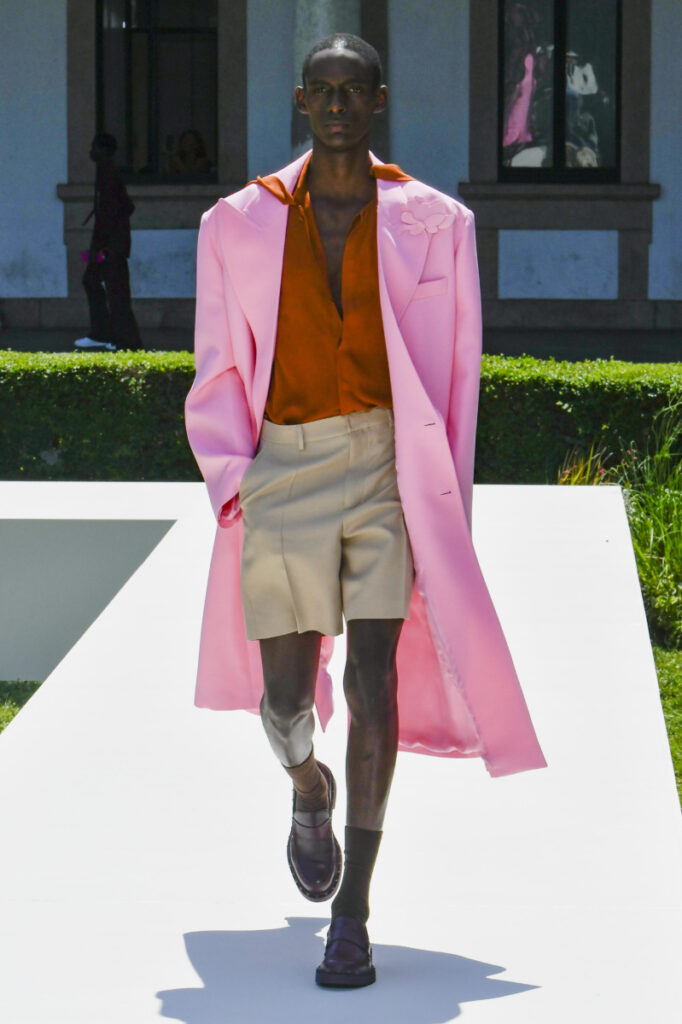 [Mode masculine printemps-été 2024] : habits hauts en couleur, Valentino