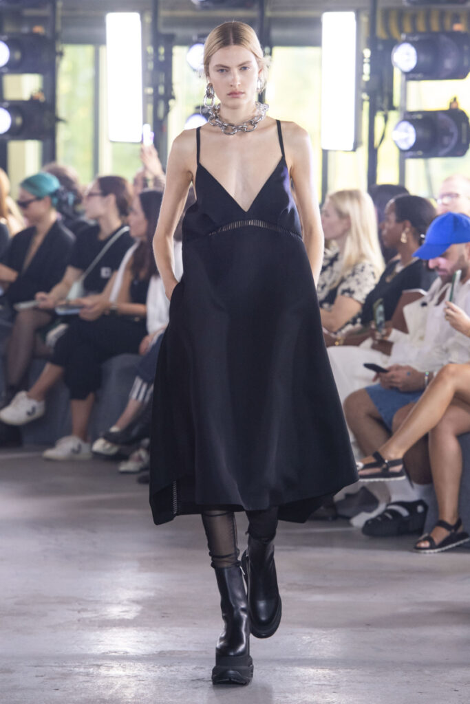[Les robes tendance en 2024] : les modèles minimalistes
