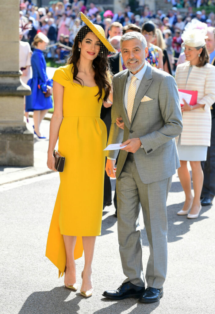 Quelle robe pour un témoin de mariage : le total look jaune