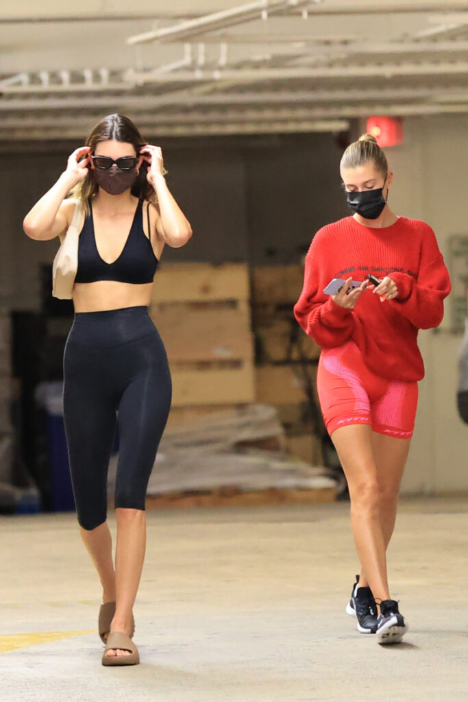 Le legging 3/4 pour femmes : Hailey Bieber et Kendall Jenner