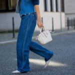 Sophia Geiss portant un jean Levi's clair