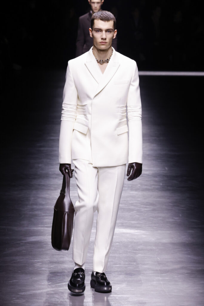 Mode masculine automne-hiver 2024-2025 : le costume blanc